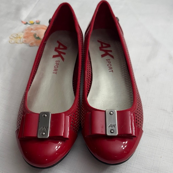 Anne Klein Red Flats with Bow Detail - Picture 1 of 10